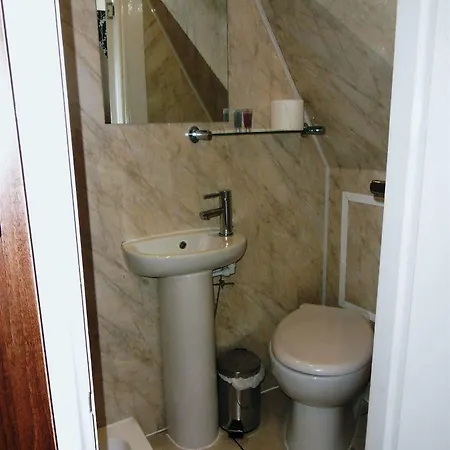 Pensión Cherry Blossom 4*