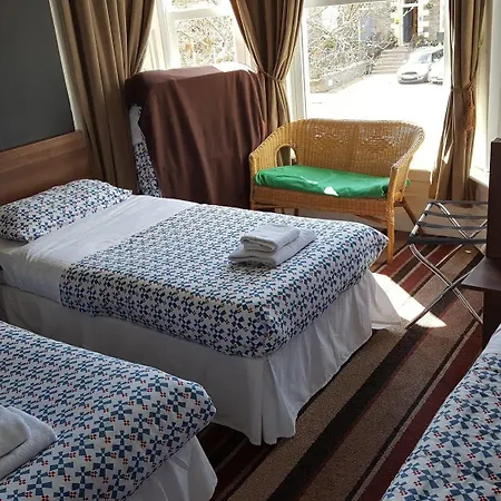 Pensión Cherry Blossom 4*